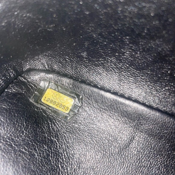 Caviar Jumbo Single Flap with Silver hardware - Picture 2 of 9